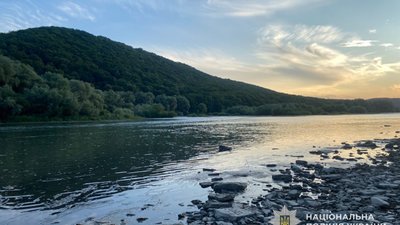 На Тернопільщині на річці дідусь врятував онука, але сам загинув