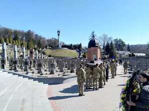 У Львові провели в останню путь військовослужбовця 24-ої окремої ОМБр (ФОТО)