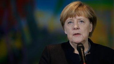 Меркель просила Україну не чинити збройного опору під час захоплення Криму