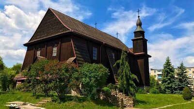 На Волині засудили священика, який зв’язав школярку через зірвані біля храму черешні і погрожував їй зброєю