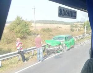 На Львівщині зіткнулися два автомобілі (фото, відео)