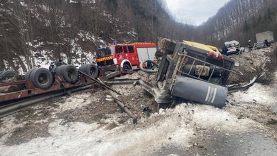 У ДТП на Закарпатті загинуло подружжя, дитина - в лікарні