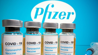 Компанію Pfizer звинувачують у приховуванні даних про шкоду їх вакцини від COVID-19