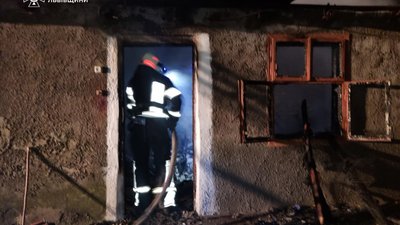 Пізно ввечері у Львівському районі горів житловий будинок