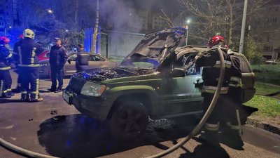 У Львові згорів військовий автомобіль (ФОТО)