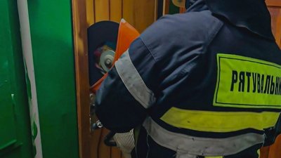 У Стрию рятувальники визволили з пастки 73-річну жінку, яка добу провела у ванній