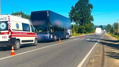 Водій автобуса з Львівщини збив на смерть пенсіонерку