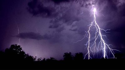 У львівській лікарні розповіли про стан дитини в яку влучила блискавка