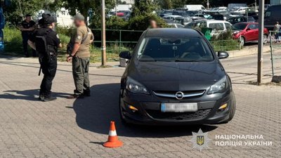У Львові автомобіль збив жінку-пішохода