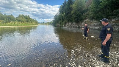 На Львівщині потонув чоловік, який врятував дружину та двох дітей