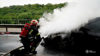 У Львові під час руху загорівся автомобіль