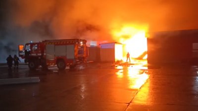 У Городку горять складські приміщення(ВІДЕО)