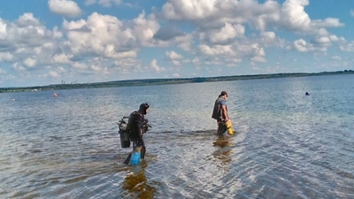 На Львівщині з озера дістали тіло юнака, який втопився ще минулого місяця