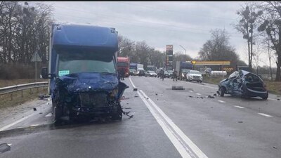 У смертельній ДТП на Львівщині розплющило легковик, в якому був підліток (ФОТО)