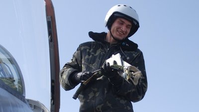 Мама "Джуса" розповіла про загиблого пілота F-16 Устименка