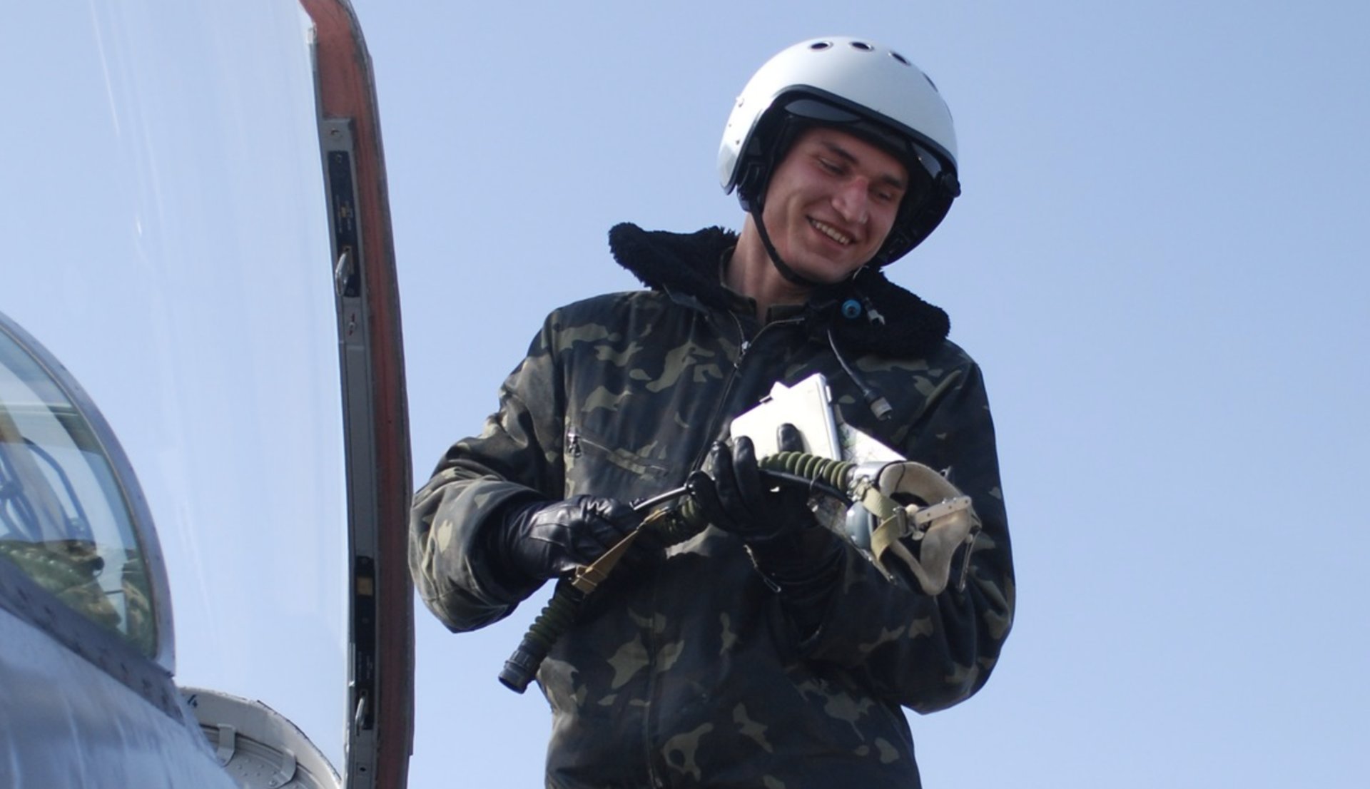 Мама "Джуса" розповіла про загиблого пілота F-16 Устименка