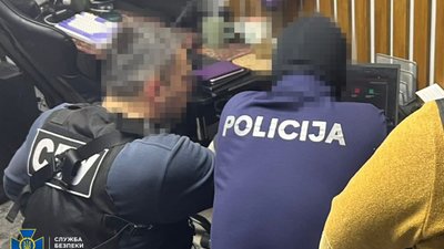 СБУ та правоохоронці країн Балтії ліквідували масштабну криптоаферу: у Дніпрі затримали банду шахраїв