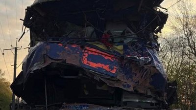 Помер водій автокрана, який на Львівщині скоїв смертельну ДТП на залізничному переїзді