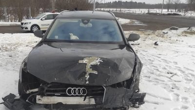 На Львівщині зіткнулися Renault та Audi: двоє людей потрапили до лікарні (ФОТО)