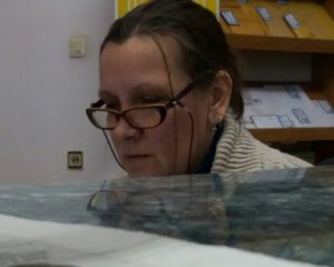 Працівницю "Укрпошти", яка відмовлялася розмовляти українською з клієнтами, звільнили (фото)