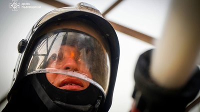 У Раві-Руській  горів автомобіль Mercedes