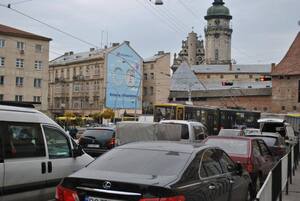 Транспортний колапс у центрі Львова (фото, відео)