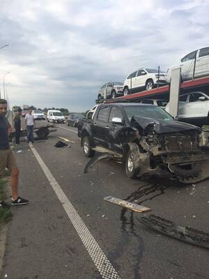 На кільцевій дорозі поблизу Бродів, легковик врізався у фіру: є постраждалі (ФОТО)