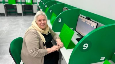 У Чернівцях 71-річна жінка успішно склала іспит на водійські права