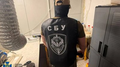 На Закарпатті двоє співробітників СБУ організували переправлення військовозобов’язаних чоловіків за кордон