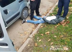 Викрали сумочку з грошима та документами: на Львівщині четверо львів’ян промишляли крадіжками з авто (фото)