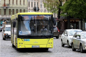 У Львові від завтра три маршрути курсуватимуть частіше