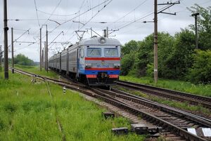 Вандали вночі розмалювали електропоїзд сполученням Львів – Трускавець