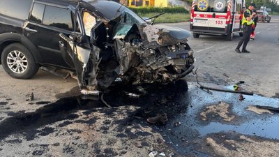 В Івано-Франківську 18-річний водій «Mitsubishi Pajero Sport» скоїв смертельну ДТП (ФОТО)