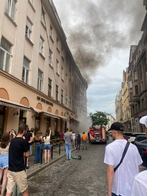 У центрі Львова посеред вулиці згорів електроскутер (ФОТО/ВІДЕО)