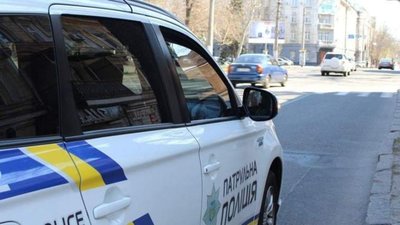 На Буковині невідомий підірвав автомобіль з поліцейськими