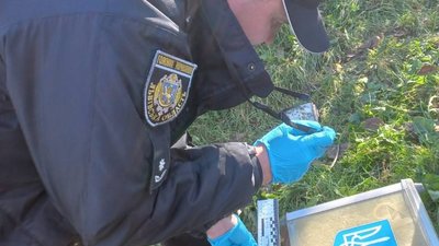 Поліцейські встановили особу зловмисниці, причетної до викрадення скриньки для пожертв на ЗСУ у Сокалі