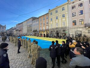 У центрі Львова урочисто заспівали Гімн України (ФОТО/ВІДЕО)