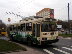 У Львові перенесено тролейбусну зупинку