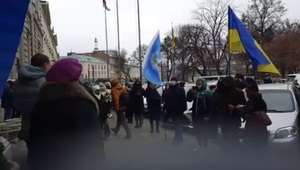 Під стінами ЛОДА відбувається протест (відео, фото)