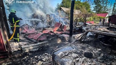 На Львівщині внаслідок пожежі згоріло два автомобілі