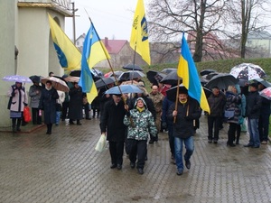 На Львівщині відкрили надмогильний пам’ятник Герою Небесної Сотні Володимиру Топію (фото)