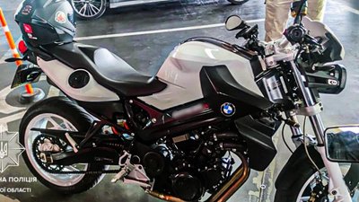 У Львові виявили мотоцикл BMW з підробленими документами та в розшуку