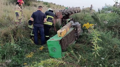 На Львівщині у ДТП загинув тракторист