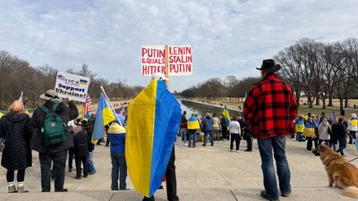 У Вашингтоні сотні людей вийшли на акцію до річниці повномасштабної війни Росії проти України
