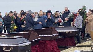 У Харкові попрощалися зі загиблою сім'єю Путятіних (ФОТО, ВІДЕО)