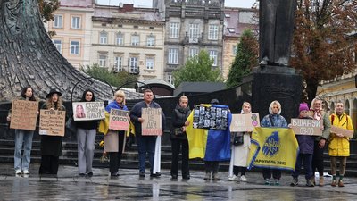 У Львові у День захисників і захисниць хвилиною мовчання вшанували загиблих Героїв