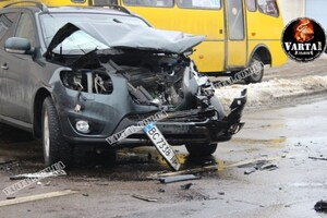 Лікарі повідомили, як почувають себе постраждалі у вчорашній масштабній автотрощі у Львові (ВІДЕО)