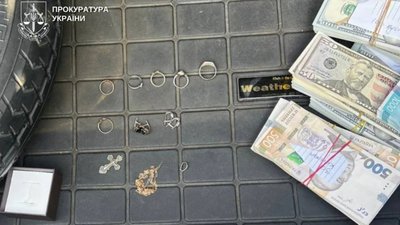 У Києві шахраї виманили в доньки військовослужбовця понад 2,5 млн грн