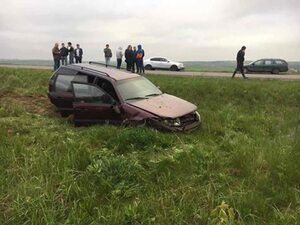 На Львівщині внаслідок ДТП два автомобіля опинилися в полі