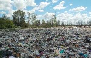 На закарпатському сміттєзвалищі знайдено тіло жінки